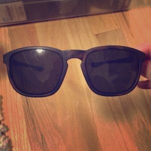 Oakley unisex enduro sunglasses in tortoise